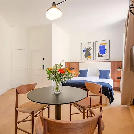 Apartment La Guitare 24 - In Center Of Cannes, Just Behind Grand